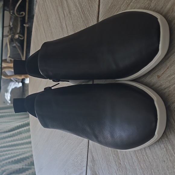 Via Spiga - Picture 2 of 6